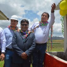 MINISTRO DE VIVIENDA Y GOBERNADOR REGIONAL (E) ENTREGARON 357 VIVIENDAS RURALES EN HUANCANÉ