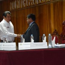 MINISTRO DE VIVIENDA RODOLFO YAÑEZ Y GOBERNADOR REGIONAL (E) AGUSTÍN LUQUE, REALIZAN REUNIÓN DE TRABAJO CON ALCALDES PROVINCIALES ANTE EMERGENCIAS Y EL CIERRE DE BRECHAS EN AGUA Y SANEAMIENTO