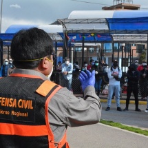 LIMEÑOS VARADOS EN LA REGIÓN PUNO INICIARON RETORNO HACIA LA CAPITAL DE LA REPÚBLICA