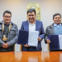 Nota de Prensa <hr> FIRMAN CONVENIO PARA MEJORAMIENTO VIAL GOBIERNO REGIONAL PUNO Y MUNICIPALIDAD DE VILAVILA-LAMPA