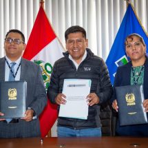Nota de Prensa <hr> FIRMAMOS CONVENIO PARA FORTALECER ATENCIÓN MÉDICA DE ASEGURADOS EN LA REGIÓN PUNO