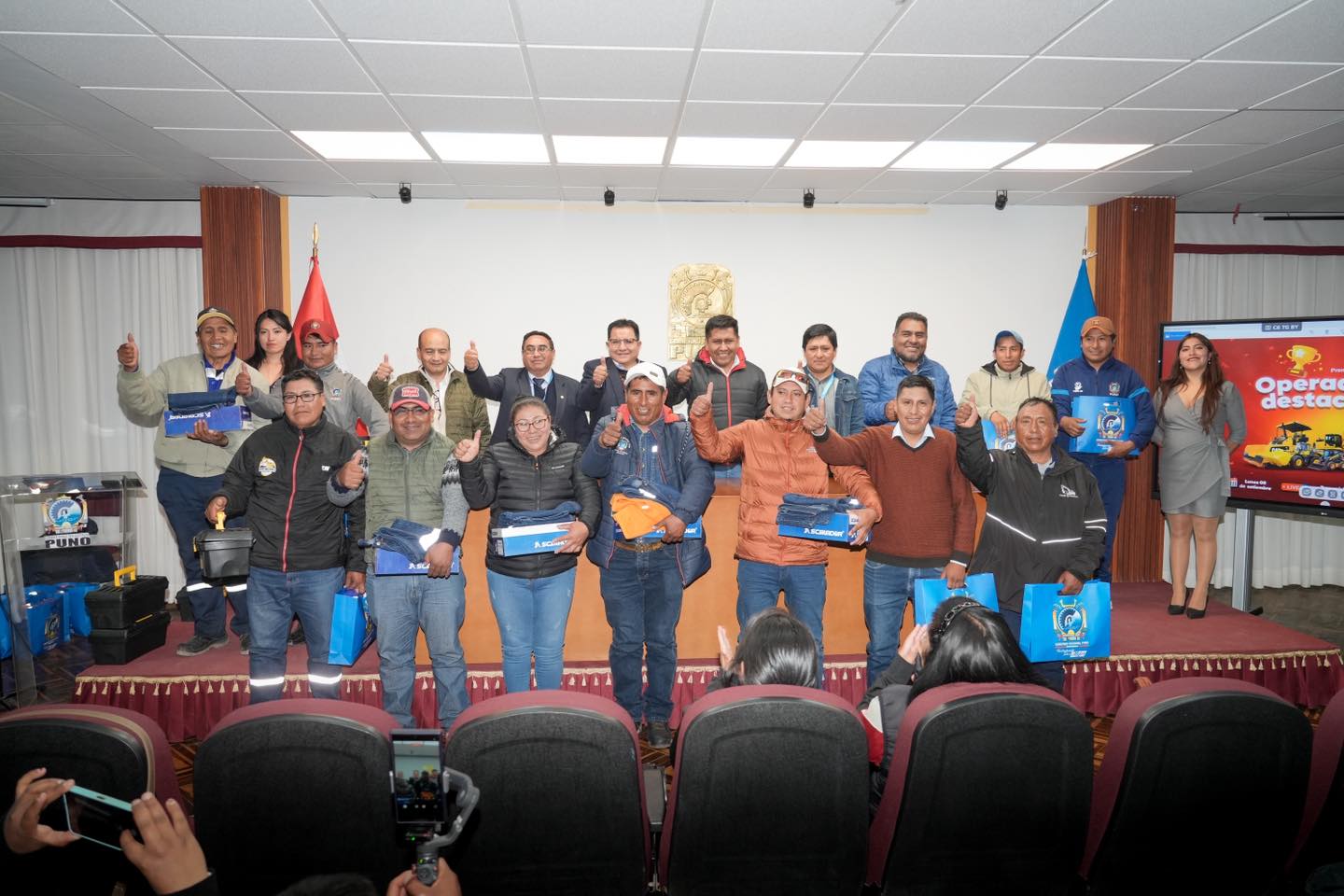 Nota de Prensa  PREMIAMOS A LOS MEJORES OPERADORES DE MAQUINARIA PESADA DE LA REGIÓN