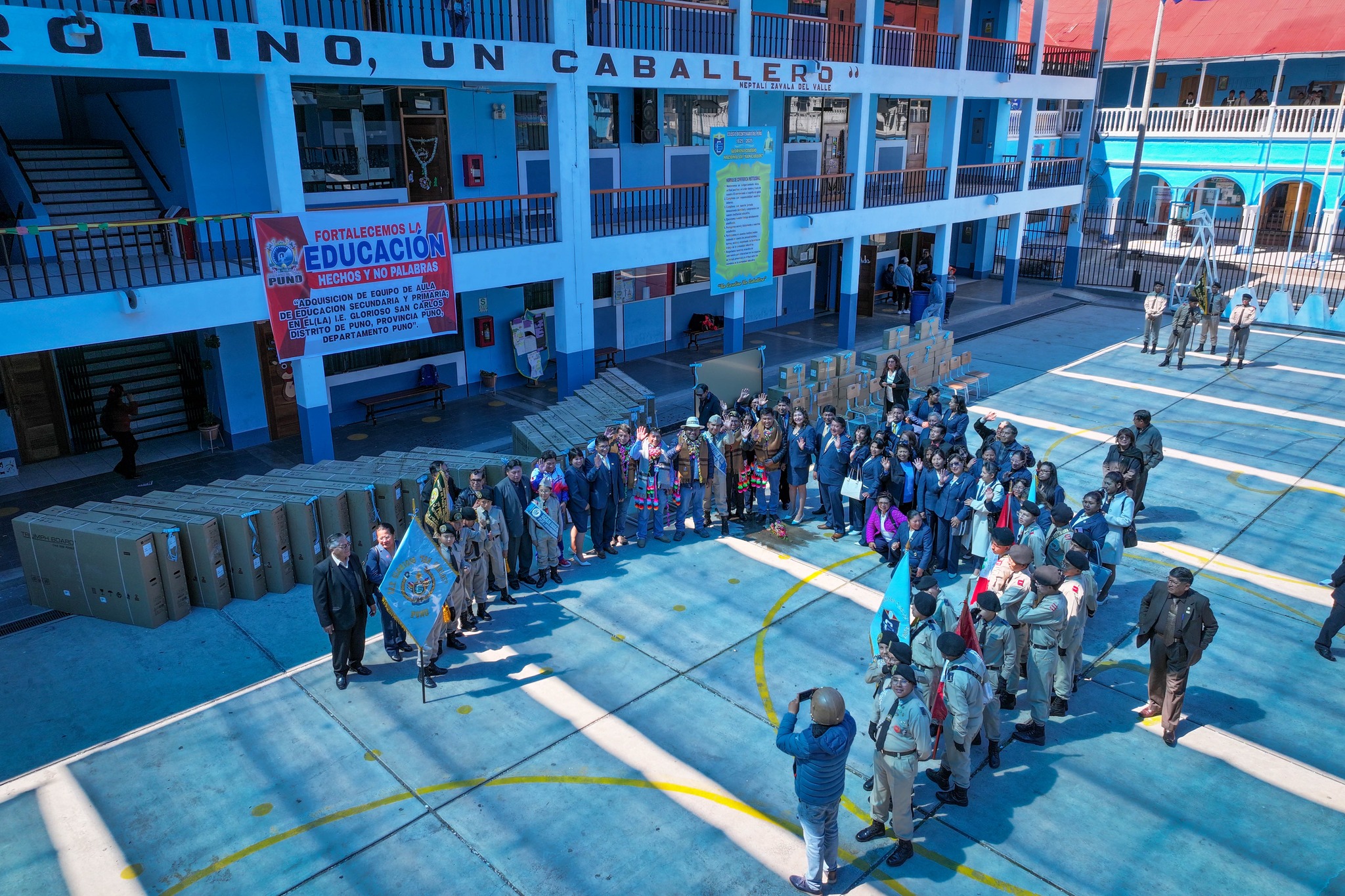 Nota de Prensa CON MÁS DE UN MILLÓN Y MEDIO DE SOLES EQUIPAMOS TECNOLÓGICAMENTE AL COLEGIO “GLORIOSO SAN CARLOS”